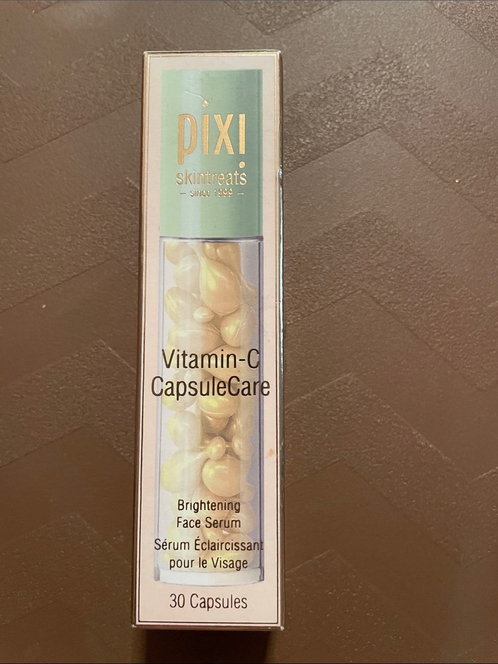 Pixi Vitamin-C CapsuleCare Brightening Serum - Mint & Gold